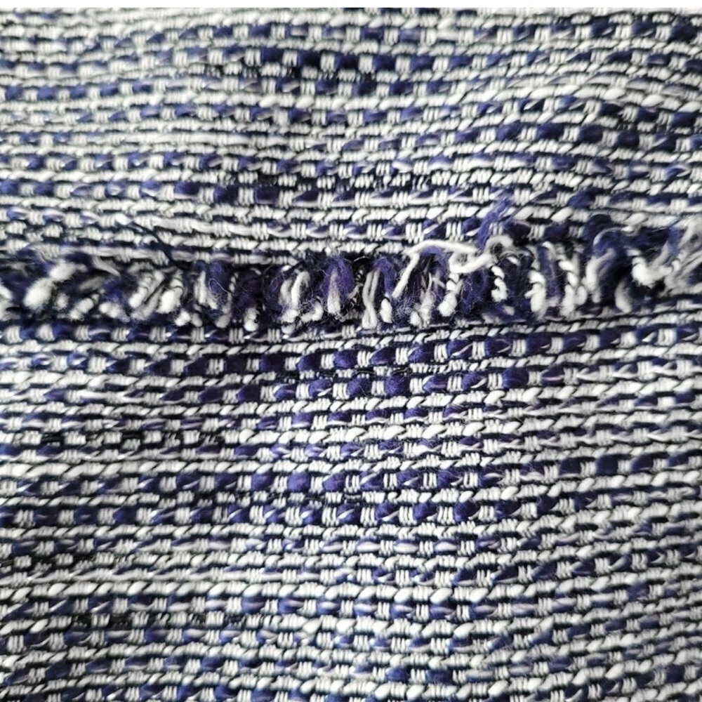 Karl Lagerfeld Pencil Skirt Womens 8
Blue Tweed Woven Fringe - Picture 9 of 10